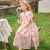 Grandes filles fraise broderie robes vieux enfants dentelle creuse falbala robe à manches courtes été adolescents rose princesse vêtements Z7001