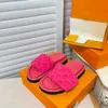 Designer strand tofflor lyxiga sandaler pool kudde komfort präglade mulor skor koppar trippel svart rosa elfenben sommar mode glider