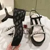 Lüks Tasarımcılar Platform Plaj Sandalet Düşük Topuklu İnci Süslemeli Açık Toe Toe Dış Mekan Günlük Kadın Ayakkabı Fabrika Ayakkabı Kutusu