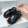 Femme Plate-forme Pain Beach Designer Sandale Pantoufles Double Black Slide Mens Luxury Designer Casual Chaussure de plein air Flip Flop Sliders en cuir Mocassins d'été Sandal