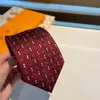 Mens Tie Designer Silk Ties for Men Fashion Wedder v Luxurys Desginers necktie للنساء CSD2403082