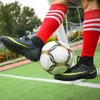 Klasyczne buty piłki nożnej buty piłkarskie trampki Wodoodporne wysokie kostki Agtf Cleats Boys Outdoor Sport 240228