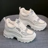 Witte schoenen met verborgen hak Trendy damesschoenen Ademende dikke bodem Veelzijdige vrijetijdsschoen Comfortabele damessneakers 240228