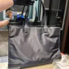 Sac fourre-tout en nylon pour femmes sacs à bandoulière légers mode été sac de plage de luxe noir sac à main de haute qualité grande dame sacs à provisions