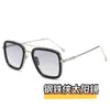 2024 RETRO SQUARE Kvinnors solglasögon Nya Iron Mens Trend Glasses Fashion Box Spider Man Solglasögon Logo