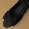 Sapatos de vestido Mulheres Genuíno Couro Gatinho Salto Preto Top Doce Bowtie Bombas Elegantes Senhoras Slim Diário Salto Baixo para Mulher Venda