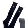 Bas pour femmes Tendances printanières Casual Style Preppy Chaussettes hautes Femme Haute qualité Coton Couleur unie Chaussettes longues Confortables En gros