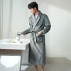 Homens sleepwear chegada inverno outono casual grosso flanela masculino nightwear homens roupão cinto elegante banheiro spa coral veludo robe