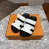 Slippers designer för kvinnor glider sandaler lyxskor plattform sommar sandles mens klassiska varumärke strand avslappnad utanför skjutreglage strand toppkvalitet 10a med låda