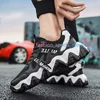 Män springskor kvinnor sportskor andas atletiska utomhus sneakers superljus män vuxna tränare snörning manliga sneakers l6