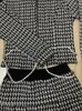 Sukienki robocze żeńskie Zima 2-częściowe zestawy 2024 Koreańska moda krótka płaszcz w plisowanej talii spódnica szykowna dwuczęściowa wiosna