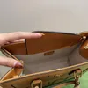 Borsa a tracolla di design Diana classica di marca italiana Borsa a tracolla di lusso vintage da donna con manico in bambù Borsa a tracolla da donna retrò di lusso in vera pelle di alta qualità