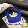 Sacs fourre-tout de designer Jodie de Bottgs's Vents en vente 2023 Nouveau sac pour femme Corée du Sud Texture de mode Noeud rayé Multi Couleur Bandoulière populaire avec vrai logo