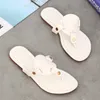 2024 Designer tofflor Womens Famous Fashiong Flip Flops Slipper Miller Sandaler Leather Metallic Silver Pink Black Brown Women Trainer Beach Shoes