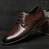 Chaussures décontractées en cuir véritable de luxe de haute qualité pour hommes, chaussures de mariage Oxford pointues, chaussures de bureau pour hommes