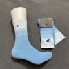 Chaussettes pour hommes Femmes Qualité Serviette Bas Chaussette de basket-ball Classique Cheville Lettre Respirant Football Chaussette de sport Liberté Choisir 8 couleurs