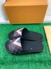 Designer Sandals Slippers Summer Men Women Shoes Shaped Multicolor Slides Molded footbed in black Tonal rubber sole featuring embossed logo at outer side 0625