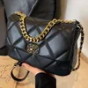 Store Handbag Clearance Sale Lingge Big Bag 2024 New Trendy and Versatile Chain with Large Capacity Popular on the Internet One Shoulder Crossbody for Women