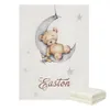 LVYZIHO Sleeping Bear Nome personalizzato Set di lenzuola per culla Sleeping Bear Sleep on Moon Set di biancheria da letto per culla Baby Shower Set di biancheria da letto regalo 240229