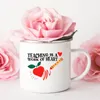 Tasses L'enseignement est une œuvre de coeur imprimé émail tasse créative café eau tasses boisson Dessert lait poignée Drinkware professeur cadeaux