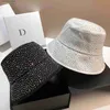 Hoeden met brede rand Emmerhoeden Super glanzende volledige diamantkleurige diamant Vissershoed Lichte luxe dameshoed Zomermode Zonnehoed Sombrero's Casual wastafelhoed L240305