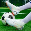 Zapatos de fútbol para hombre, picos de exterior de larga distancia, entrenamiento de tobillo, botines de fútbol, botas profesionales ultraligeras, zapatillas de deporte 240228