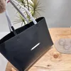 Lyxdesignväskor Kvinnor Black Shopping Väskor Överdimliga stora totes Rätt bokstav axelväska crossbody purses klassiska handväskor