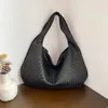 Einkaufstasche, Designer-Tasche, modische Pendler-Handtasche, hochwertig gewebte Tasche für Damen, vielseitige Einzelschulter-Unterarmtasche, Nische, heiß verkaufte Halbmond-Tasche, Geschenk