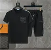 Crew Neck Mens Fashion Tracksuits Summer T Shirts Shorts مجموعات الملابس مع رسائل اتجاهات الشوارع غير الرسمية تناسب الرجال Tees Tees Mens 789