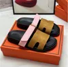 Chypre Sandals 여성 디자이너 슬라이드 chypre 슬리퍼 모피 전단 가죽 캔버스 슬라이드 퍼지 플러시 슬리퍼 오렌지 레드 럭셔리 여성 여름 겨울 샌들 신발