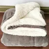 Zachte deken Quilt Lamswol Dubbellaags Dikke Warme Coral Fleece Gooi Dekens voor Bedden Winter 240304