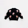 27t blommor broderad tröja Cardigan Autumn Girls Clothes Baby Kids Knitwear Long Sleeve Cotton Pullover Tops 240301