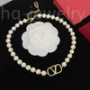 2023 Maître de luxe conçoit un collier de perles à la mode, bijoux ras du cou pour fête de mariage, bijoux de voyage, colliers 191q