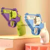 Play Play Water Fun Toys Marchewka zabawka Unzip to bezpieczna i zabawna obracająca się zabawka na zewnątrz, która nie zapala się. Obejmuje rewolwersy Guns New Boy H240308