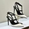 تفاصيل حذاء SHOED SHAY SHOED TYPE TYPE STILETTO HEEL SANDALS أصلي جلدية كاحل محلية مدببة بمضخات مصممة للنساء المصممة الفاخرة الحفلات مع صندوق 35-42