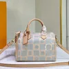 Borsa Handbag حقيبة تسوق حقيبة تسوق Women Checkerboard Pillow Facs أصلية من الجلد الذهبي للأجهزة القابلة للإزالة