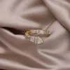 Pierścienie klastra 2024 14k złota Koreańska moda biżuteria moda litera m cyrkon otwarty pierścień