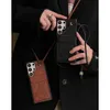 iPhone 15の美容携帯ケース14 Pro Max 13 12 11 18 17 16 XS Plus Samsung S23 S22 S21 S20 S24 S25 S26 ULTRA LUXURY LEATHER CROSS BODY LEATHER PURSE WITH LOGO BOX JS