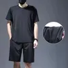 Vêtements de fitness Hommes Ice Silk Séchage rapide Sportswear Set Summer Manches courtes Tshirt Gym Running Basketball Training Shorts 240305