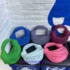 Hochwertige Reproduktion der Jodie-Tragetaschen von Bottgs' Vents im Großhandel. Noodle Bag 2024 Neue Echtleder-Touch-Knoten-Strickung mit echtem Logo