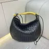 Große Tasche gewebt tragbar gleiche Designer-Hand Sardinen diagonal Leder Venata Botteega 2024 Sardine One Bags Kapazität Schulter Kylie Dumpling Femal U6VR