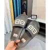 Balencaga b Pantofole con lettera familiare da donna 23 New Paris Night Glow Large da uomo e stesso stile Beach Luxury Designer Slides 5EY5