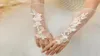 elfenbensvit brud spetsblomma handskar diamant knopp siden broderi bröllop smycken fingerlösa handskar5986356