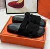 مصمم النعال للنساء النسائي شرائح مسطحة منزلقات الصيف الصيفية Sandale Shoes Ladies Classic Brand Woman Outside Slippers Beach Leather Top Top 10a