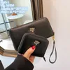 Ganze Fabrik-Damen-Clutch-Taschen 2 Stile Joker multifunktionale Leder-Handytasche personalisierter Reißverschluss lange Brieftasche Metall297m