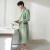 Vêtements de nuit pour hommes Arrivée Hiver Automne Casual Épais Flanelle Mâle Vêtements De Nuit Hommes Peignoir Ceinture Élégante Salle De Bain Spa Corail Velours Robe