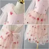 Sommer Kinder Mädchen Party Kleid Erdbeere Stickerei Mesh Prinzessin Neckholder Kleider Kinder Formale Kleidung H0508 240223