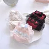 Conjuntos de sutiãs doce pequeno fresco profundo v copo fino roupa interior oco flor bordado conjunto de sutiã tem tamanho grande A-E lingerie calcinha terno