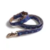 Collari per cani Guinzagli Dhs Collare di design di lusso Modello Pu Pelle Animali domestici Marchio regolabile Gatto Personalità esterna Accessori per animali Dr Dht8J