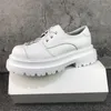 Scarpe casual stile britannico punta tonda uomo in pelle nero bianco stringato uomo Oxford punk rivetti appartamenti mocassini